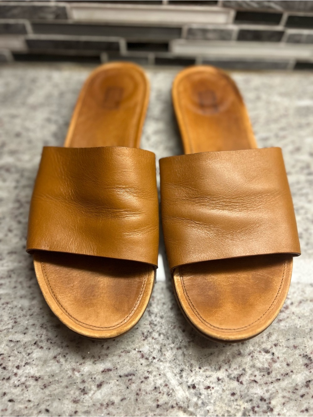 Fitflop Women's Tan Leather Slide Sandals size 8 - Picture 3 of 8